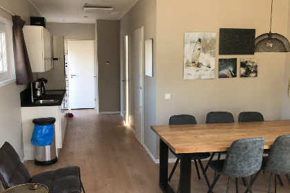 008 Chalet voor 4 2 personen op kindvriendelijk vakantiepark binnen  en buitenzwembad