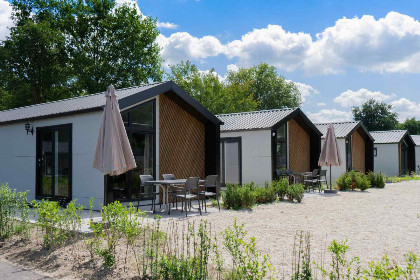 030 Chalet voor 4 2 personen op kindvriendelijk vakantiepark binnen  en buitenzwembad