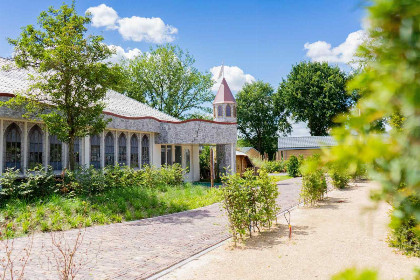 034 Chalet voor 4 2 personen op kindvriendelijk vakantiepark binnen  en buitenzwembad