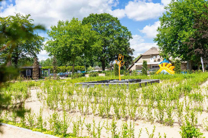 035 Chalet voor 4 2 personen op kindvriendelijk vakantiepark binnen  en buitenzwembad