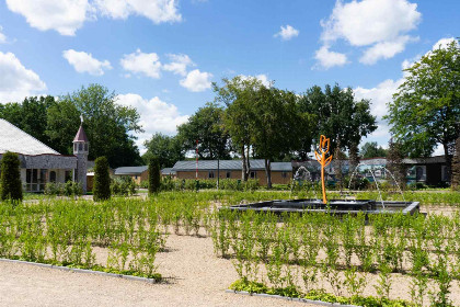 023 Chalet voor 6 personen op kindvriendelijk vakantiepark binnen  en buitenzwembad