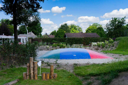 017 Uniek chalet voor 4 volwassenen en 4 kinderen personen nabij De Efteling