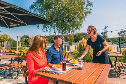 010 Chalet voor 4 personen in waterrijk gebied nabij Nijmegen