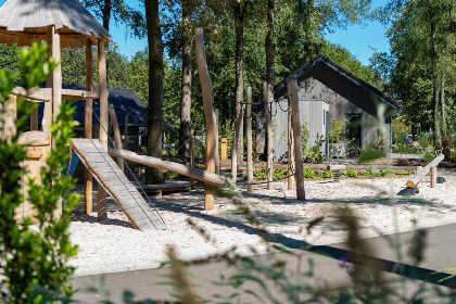 020 Moderne 6 persoons ecovilla op een vakantiepark in de bosrijke omgeving van Oirschot