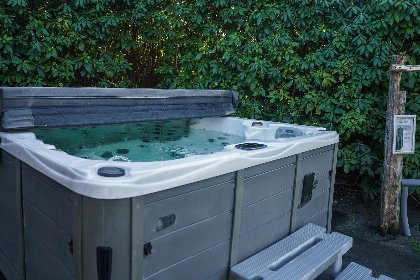 023 Wellness Villa met 2 Sauna's, Jacuzzi 