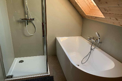 003 Luxe 4 persoons vakantiehuis op palen met hottub in Uden, Noord Brabant