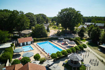 020 Luxe 6 persoons vakantiehuis met hottub op een vakantiepark in Noord Brabant