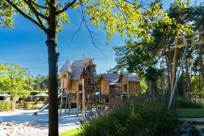 015 Luxe lodge aan het water voor 6 personen op vakantiepark Molenvelden in Veldhoven