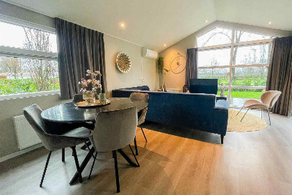 010 Modern ingerichte lodge voor 4 personen op vakantiepark Molenvelden in Veldhoven