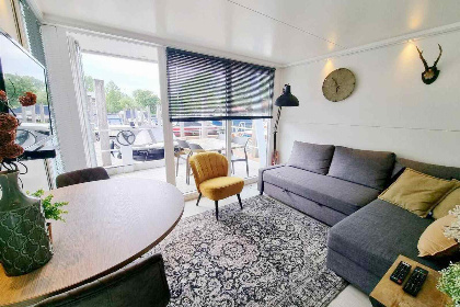 006 Havenlodge voor 4 personen gelegen in een jachthaven van Amsterdam