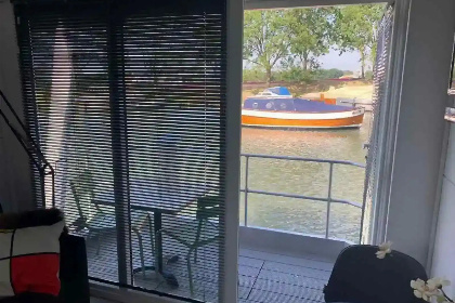 013 Knusse waterlodge voor 2 4 personen gelegen in een jachthaven in Amsterdam