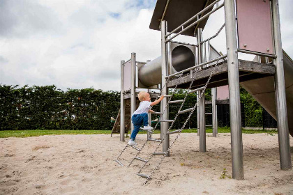 011 4 persoons chalet met een bubbelbad en sauna op een vakantiepark in Berkhout