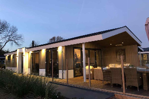 Luxe villa voor 6 personen aan het Markermeer met panoramisch uitzicht