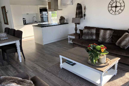 002 Luxe villa voor 6 personen aan het Markermeer met panoramisch uitzicht