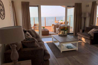 011 Luxe villa voor 6 personen aan het Markermeer met panoramisch uitzicht