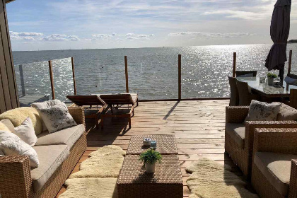 021 Luxe villa voor 6 personen aan het Markermeer met panoramisch uitzicht