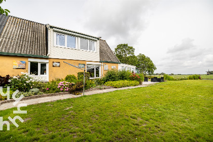 002 Prachtig gelegen 12 persoon vakantiehuis met ruime tuin in het Noord Hollandse Burgerburg