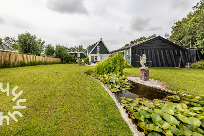 003 Prachtig gelegen 12 persoon vakantiehuis met ruime tuin in het Noord Hollandse Burgerburg