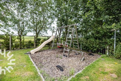 004 Prachtig gelegen 12 persoon vakantiehuis met ruime tuin in het Noord Hollandse Burgerburg