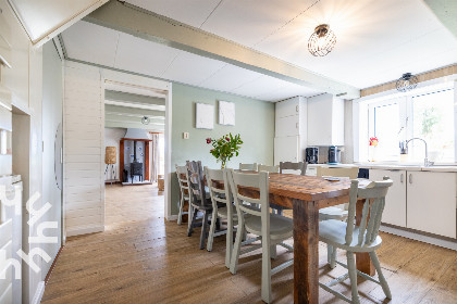 008 Prachtig gelegen 12 persoon vakantiehuis met ruime tuin in het Noord Hollandse Burgerburg