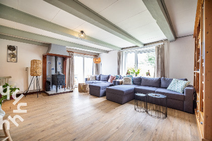 017 Prachtig gelegen 12 persoon vakantiehuis met ruime tuin in het Noord Hollandse Burgerburg