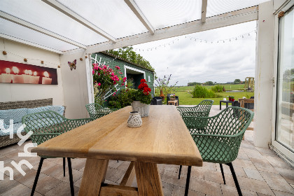022 Prachtig gelegen 12 persoon vakantiehuis met ruime tuin in het Noord Hollandse Burgerburg
