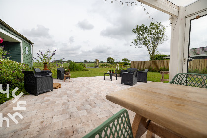 032 Prachtig gelegen 12 persoon vakantiehuis met ruime tuin in het Noord Hollandse Burgerburg