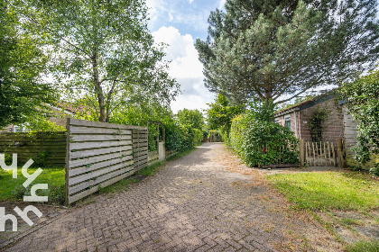 027 Sfeervol 4 persoons vakantiehuis met ruime tuin, gelegen op kleinschalig park in Egmond