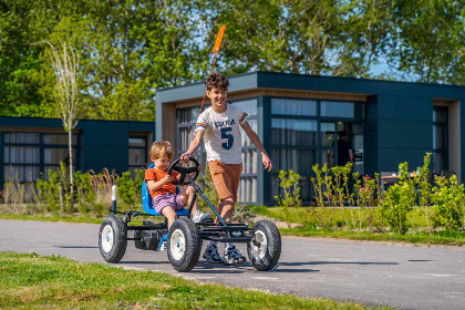 020 4 persoons vakantiehuis met sfeerhaard op vakantiepark Enhuizer Strand aan het IJsselmeer