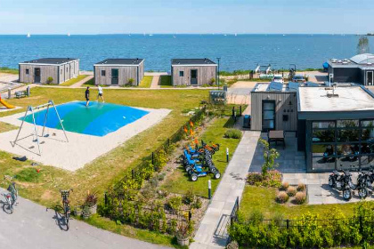 020 Modern ingerichte 4 persoons woning op vakantiepark Enkhuizer Strand