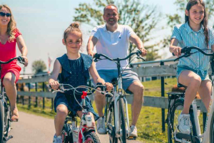 025 4 persoons vakantiewoning met veel comfort op een vakantiepark in Halfweg