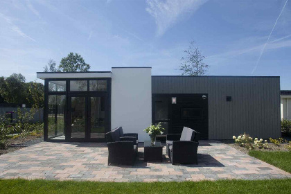 008 Modern 4 persoons vakantiewoning op een vakantiepark in Halfweg