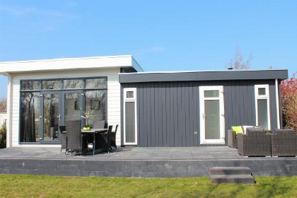 008 Chalet voor 6 personen met sauna op een familiepark aan de Noordzee kust