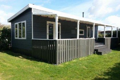 013 Mooi chalet voor 6 personen op 600 meter afstand van de Noordzee kust