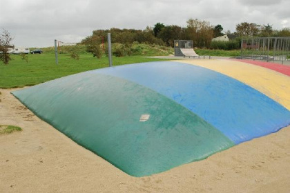 017 Mooi chalet voor 6 personen op 600 meter afstand van de Noordzee kust