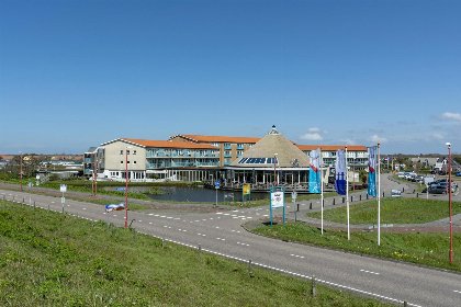 021 Strandslag 195 | Julianadorp aan Zee | Frans balkon
