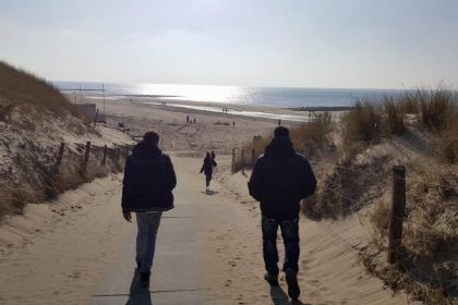 028 Vakantiehuis voor 6 personen op een familiepark op 600m afstand van de Noordzee kust