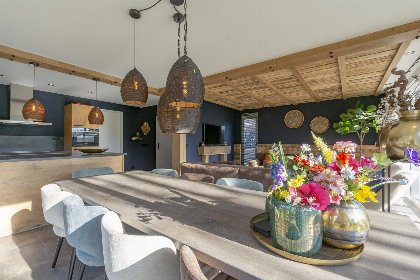 001 Villa Keizerskroon | Julianadorp aan Zee | Sfeervolle riante keuken