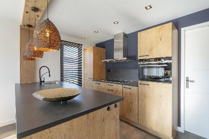 004 Villa Keizerskroon | Julianadorp aan Zee | Sfeervolle riante keuken