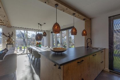 005 Villa Keizerskroon | Julianadorp aan Zee | Sfeervolle riante keuken
