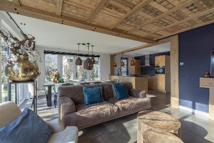 020 Villa Keizerskroon | Julianadorp aan Zee | Sfeervolle riante keuken