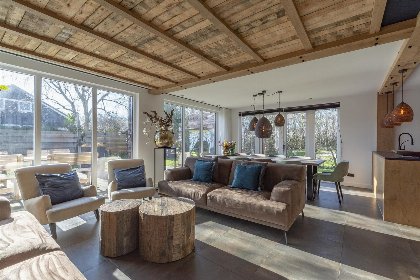 021 Villa Keizerskroon | Julianadorp aan Zee | Sfeervolle riante keuken