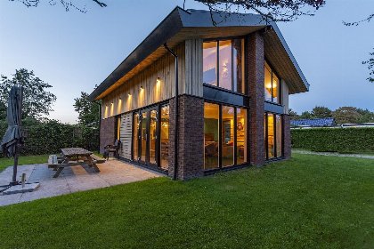 038 Villa Keizerskroon | Julianadorp aan Zee | Sfeervolle riante keuken