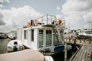 Gezellige 4 persoons woonboot aan de Loosdrechtse Plassen | eigen sub en kano