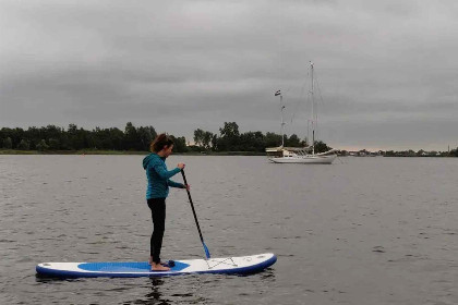 037 Gezellige 4 persoons woonboot aan de Loosdrechtse Plassen | eigen sub en kano