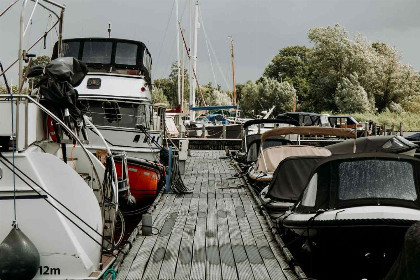 041 Gezellige 4 persoons woonboot aan de Loosdrechtse Plassen | eigen sub en kano