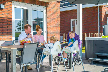 002 Luxe watervilla voor 6 personen met bubbelbad op Vakantiepark IJsselmeer