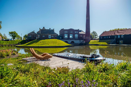 009 Watervilla voor 6 personen met bubbelbad, sauna en sunshower op Vakantiepark IJsselmeer