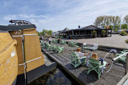 034 Authentieke 7 persoons woonboot gelegen in Jachthaven Naarden aan het Gooimeer