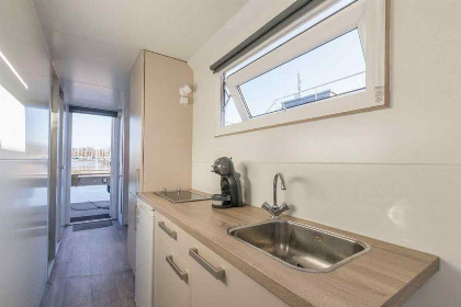 001 Deze knusse 4 6 persoons waterlodge ligt in Jachthaven Naarden aan het Gooimeer